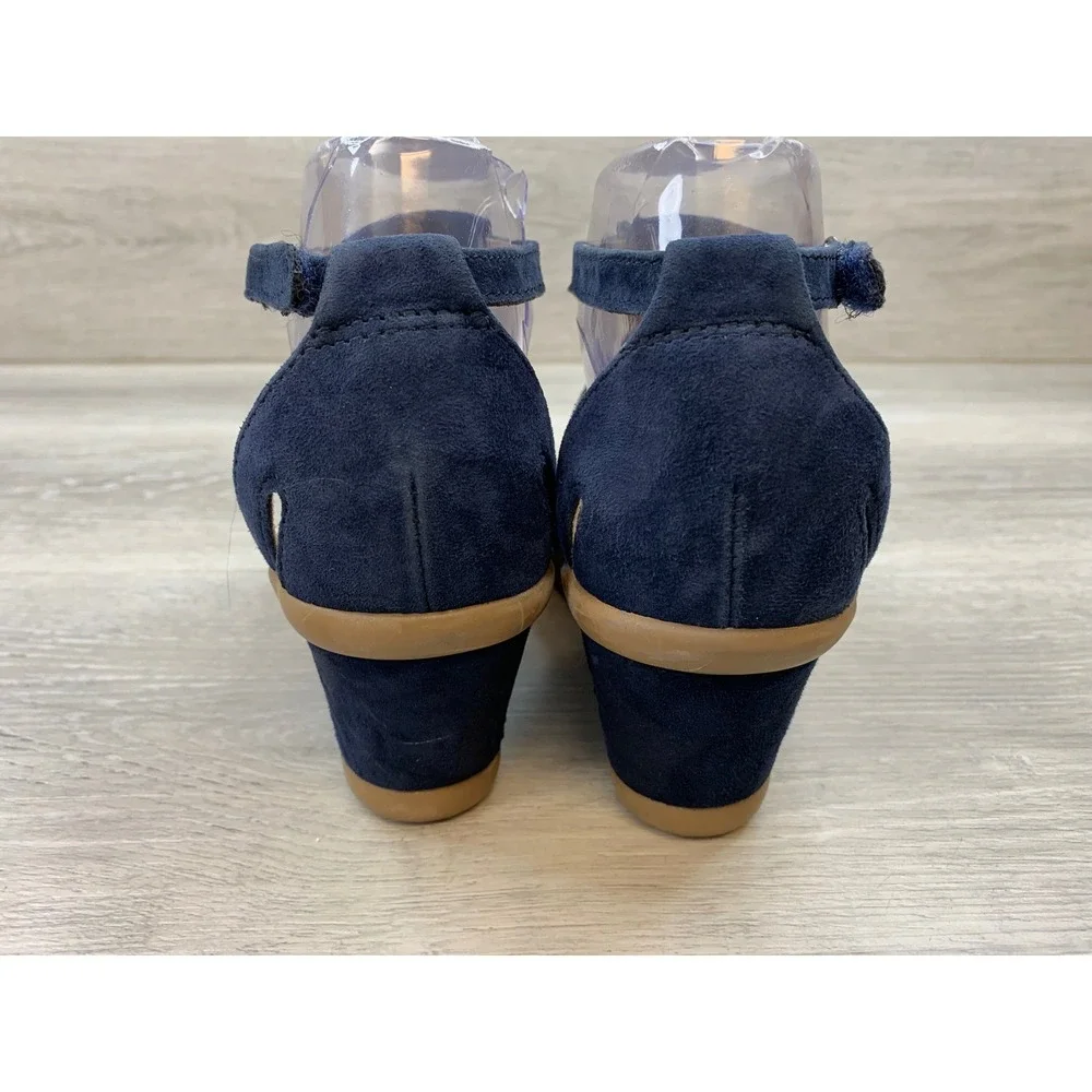 Earth Curvet Women's Sandals Blue Suede Pleated Wedge 6.5 Casual Shoes